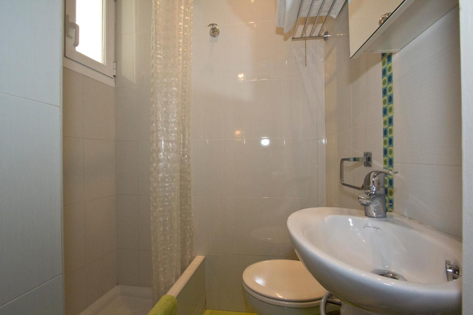 Hostal Los Alpes Madrid Szoba fotó