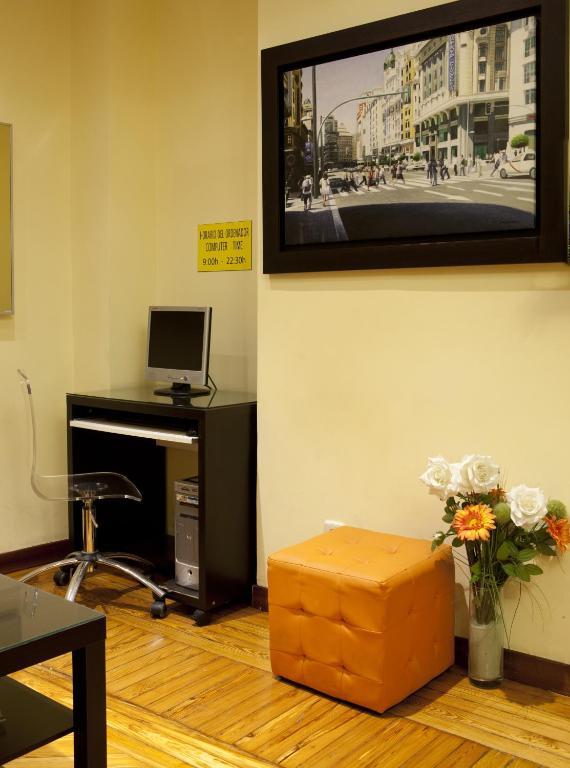 Hostal Los Alpes Madrid Kültér fotó